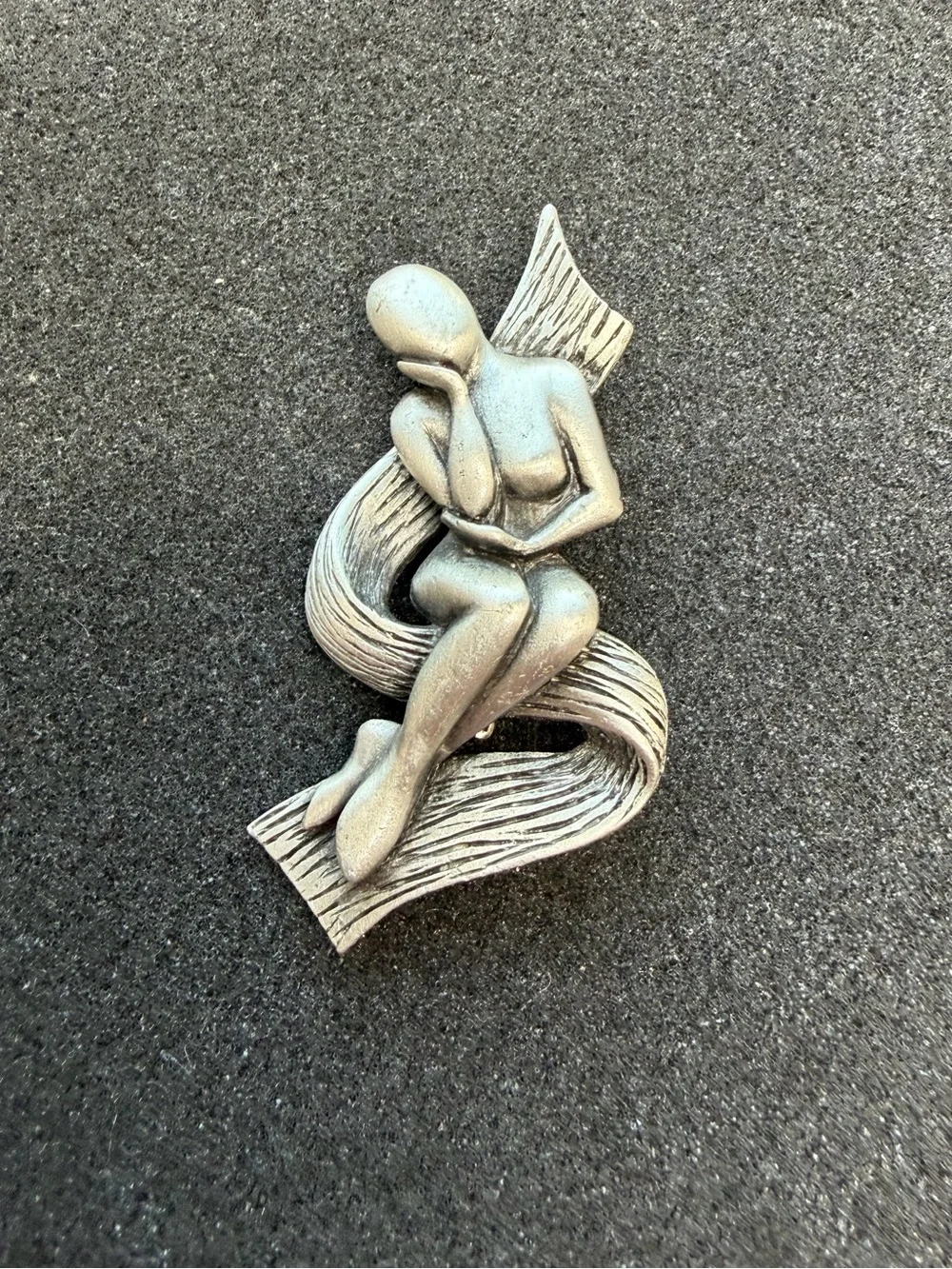 Vintage Jonette Jewelry (JJ) pewter brooch